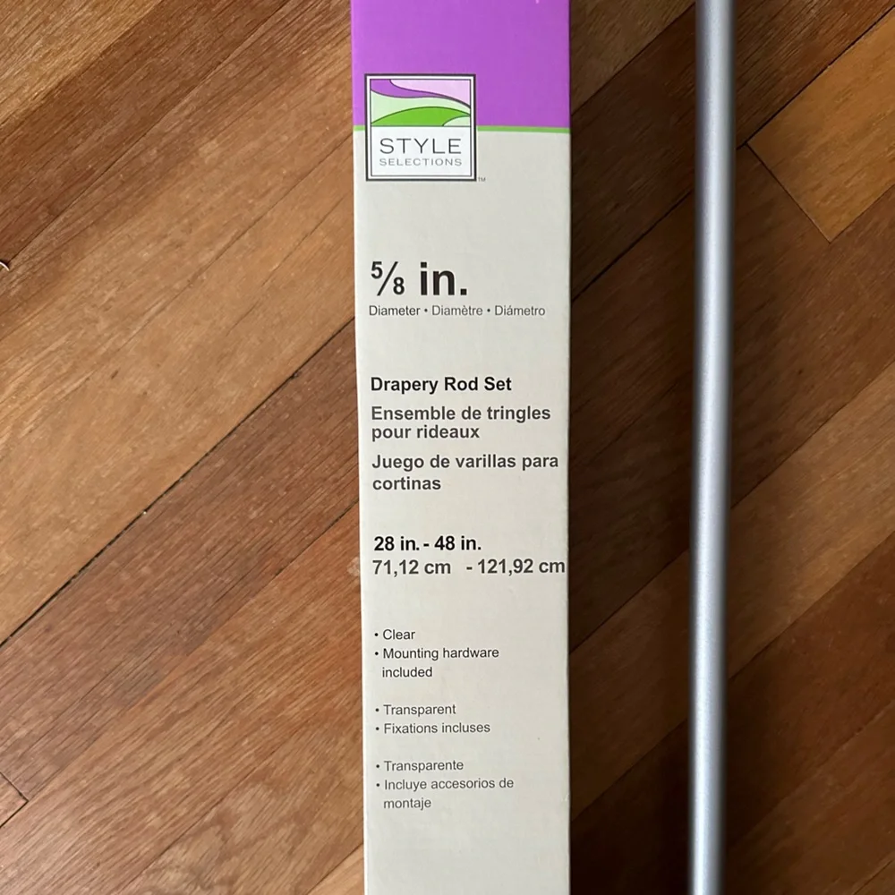 Set of two curtain rods